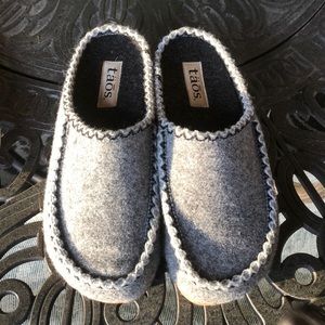 Taos shoes like new